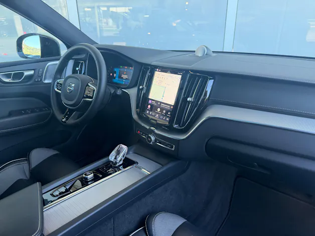 VOLVO XC60 T8 eAWD Ultimate Dark Geartronic