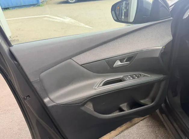 PEUGEOT 3008 225e Hybrid2 AllureP