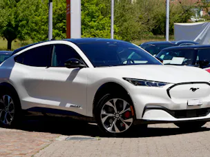 FORD Mustang MACH-E Premium AWD 88 kWh