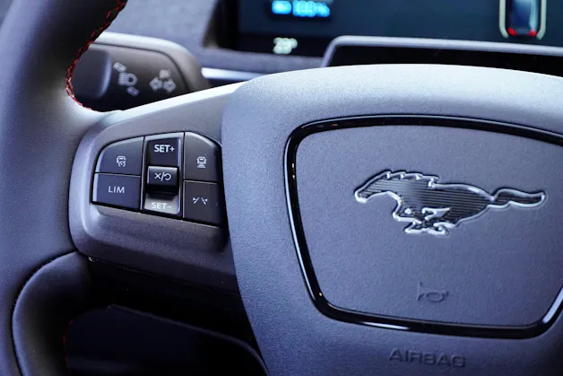 FORD Mustang MACH-E Premium AWD 88 kWh