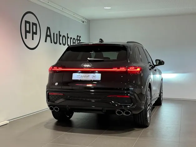 AUDI SQ5 TFSI quattro S-tronic