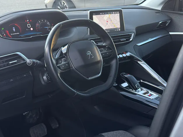 PEUGEOT 3008 1.6 THP Allure * PANORAMADACH * SITZHEIZUNG + ELEKTRISCHE SITZE * KAMERA VORNE UND HINTEN *
