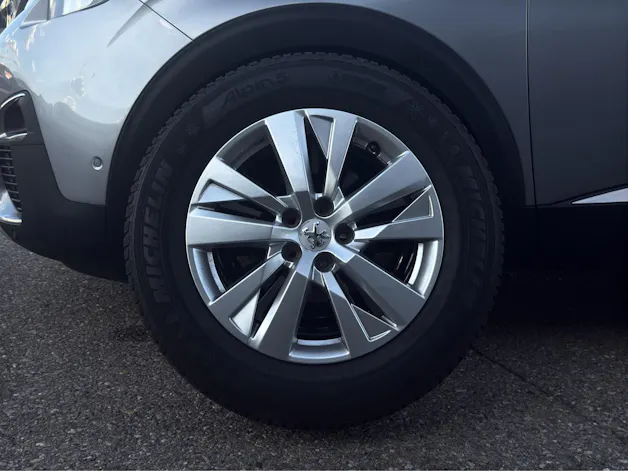 PEUGEOT 3008 1.6 THP Allure * PANORAMADACH * SITZHEIZUNG + ELEKTRISCHE SITZE * KAMERA VORNE UND HINTEN *