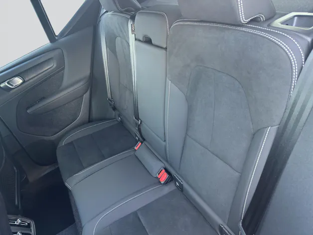 VOLVO XC40 B3 Benzin Mild Hybrid Plus Black Edition DCT
