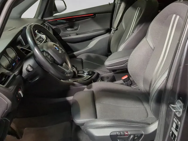 BMW 218i Active Tourer DKG Sport Line