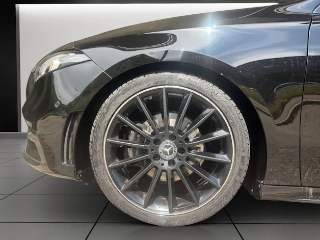 MERCEDES-BENZ A 200 AMG Line