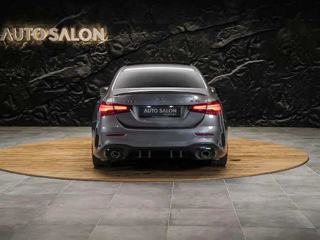 MERCEDES-BENZ A35 AMG 4Matic+ 8G-DCT *Panorama*Burmester*Abstandsregler*