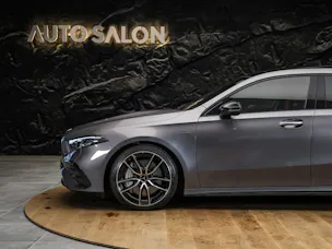 MERCEDES-BENZ A35 AMG 4Matic+ 8G-DCT *Panorama*Burmester*Abstandsregler*