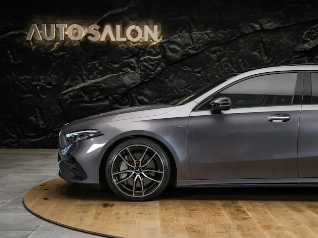 MERCEDES-BENZ A35 AMG 4Matic+ 8G-DCT *Panorama*Burmester*Abstandsregler*