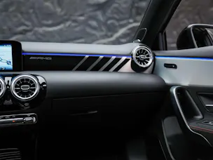MERCEDES-BENZ A35 AMG 4Matic+ 8G-DCT *Panorama*Burmester*Abstandsregler*