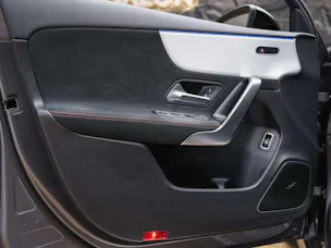 MERCEDES-BENZ A35 AMG 4Matic+ 8G-DCT *Panorama*Burmester*Abstandsregler*