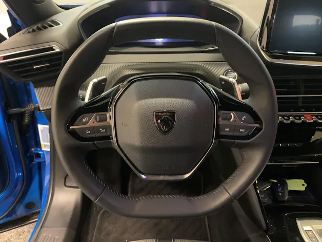 PEUGEOT 2008 1.2 PureTech Allure
