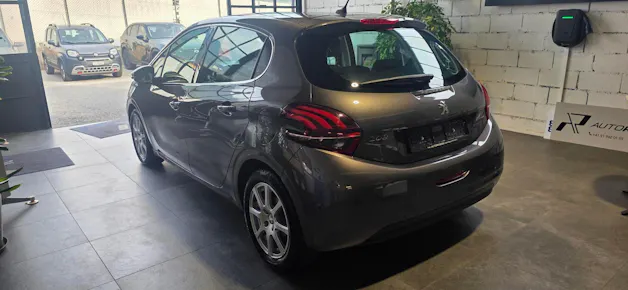 PEUGEOT 208 1.2 PureTech Allure EAT6