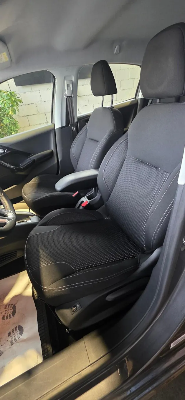 PEUGEOT 208 1.2 PureTech Allure EAT6