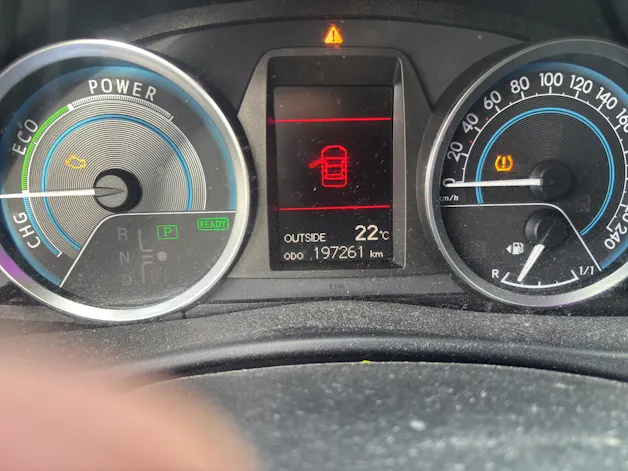 Toyota Auris 1.8 16V HSD " témoin moteur allumé"