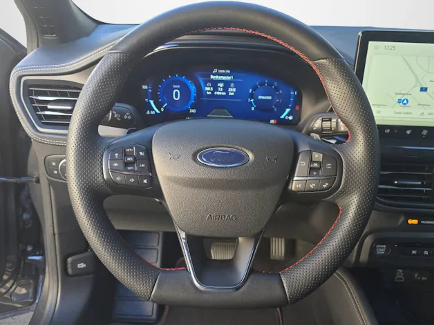 FORD Focus 1.0i EcoB Hybrid 155 ST-Line Vignale