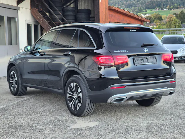 MERCEDES-BENZ GLC 300 e 4Matic 9G-Tronic
