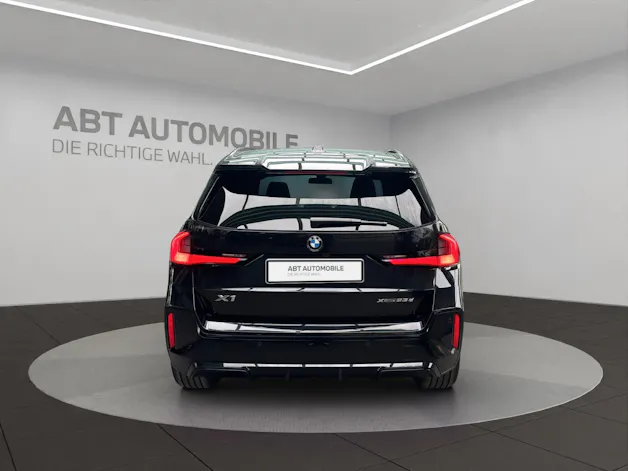 BMW X1 U11 23d xDrive paddles
