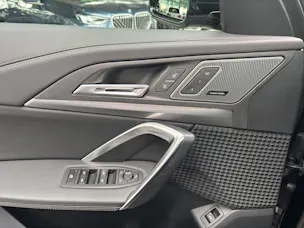 BMW X1 U11 23d xDrive paddles