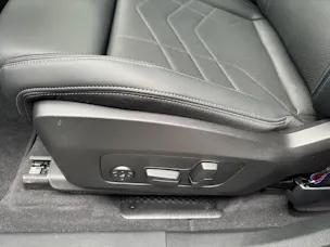 BMW X1 U11 23d xDrive paddles