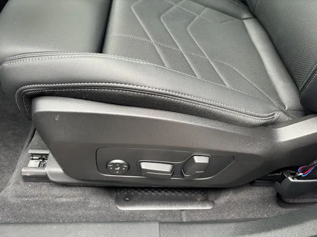 BMW X1 U11 23d xDrive paddles