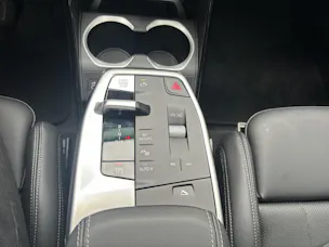 BMW X1 U11 23d xDrive paddles