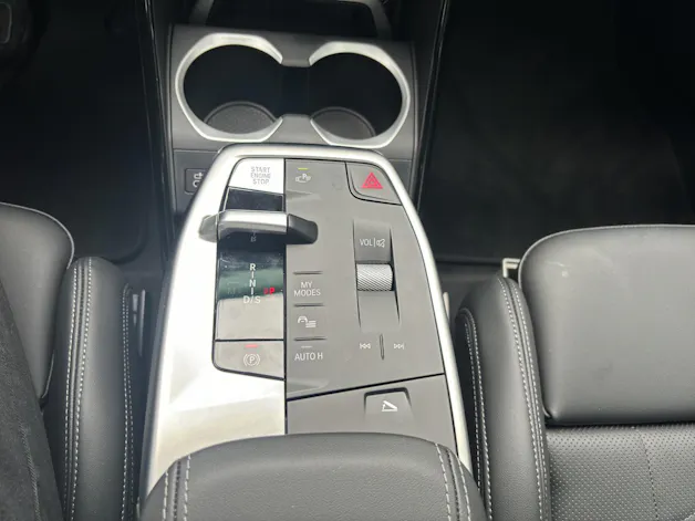 BMW X1 U11 23d xDrive paddles