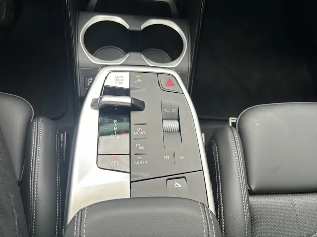 BMW X1 U11 23d xDrive paddles