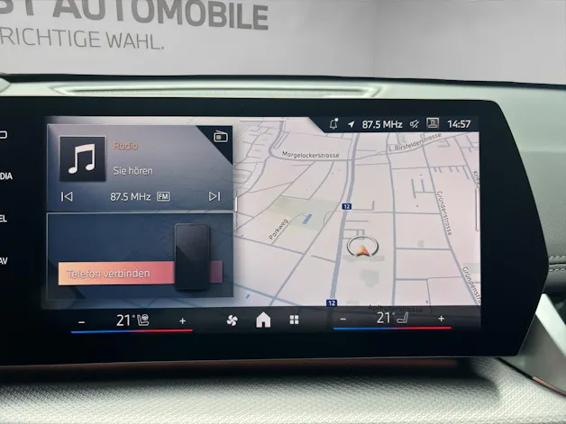 BMW X1 U11 23d xDrive paddles