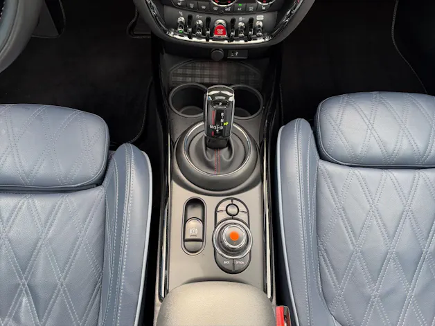 MINI Clubman S ALL4 MINI Yours F54 2.0i  (CH)