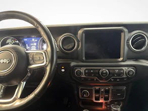 https://vehicle.imgix.net/4480608/f80be6b7-5964-494d-a69d-ee0fef8d71d7.jpg