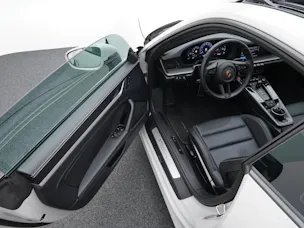 PORSCHE 911 Carrera