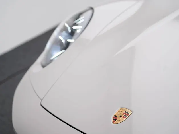 PORSCHE 911 Carrera