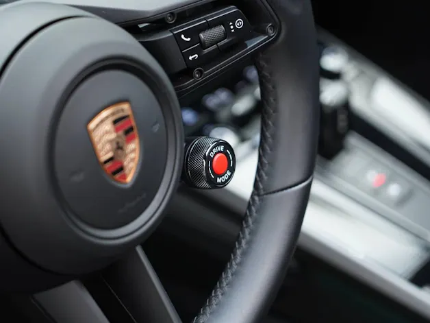 PORSCHE 911 Carrera