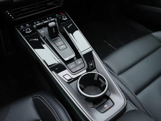 PORSCHE 911 Carrera