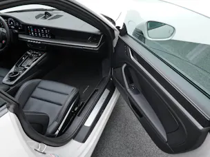 PORSCHE 911 Carrera