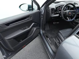 PORSCHE Cayenne S E-Hybrid Black Edition
