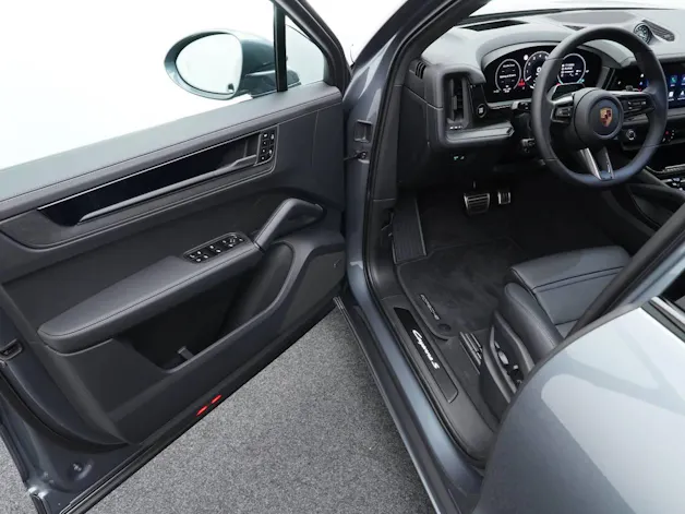 PORSCHE Cayenne S E-Hybrid Black Edition