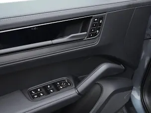 PORSCHE Cayenne S E-Hybrid Black Edition