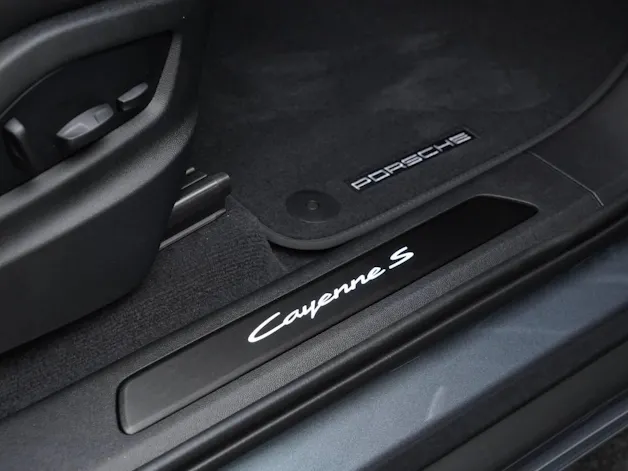 PORSCHE Cayenne S E-Hybrid Black Edition