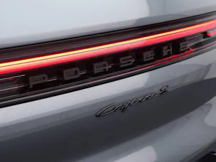 PORSCHE Cayenne S E-Hybrid Black Edition