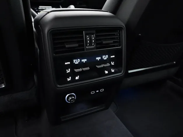 PORSCHE Cayenne Turbo E-Hybrid Coupé mit GT-Paket
