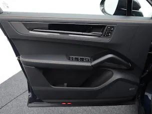 PORSCHE Cayenne Turbo E-Hybrid Coupé mit GT-Paket
