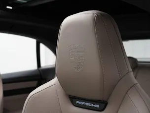 PORSCHE Macan Turbo