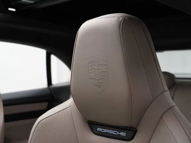 PORSCHE Macan Turbo