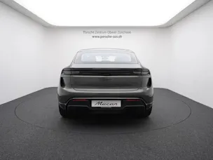 PORSCHE Macan Turbo