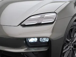PORSCHE Macan Turbo