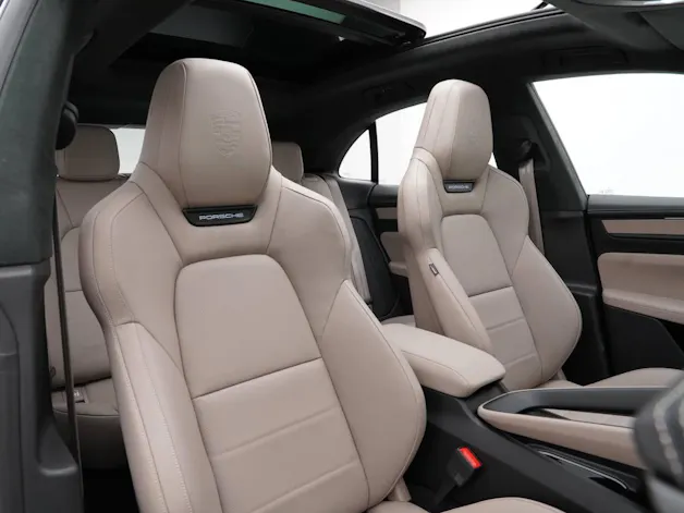 PORSCHE Macan Turbo
