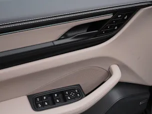 PORSCHE Macan Turbo
