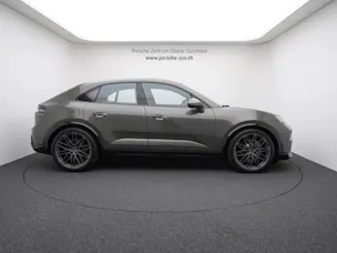 PORSCHE Macan Turbo